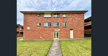Neat & Tidy First-Floor Two Bedroom Unit... - Photo 5