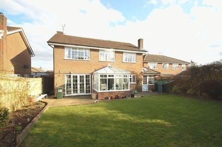 4 bedroom detached house to rent - Photo 4