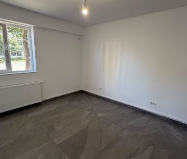SPATIU COMERCIAL PARTER CASA DE CULTURA STRADAL - Photo 2