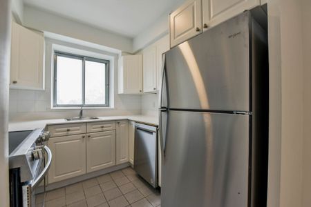 3555 Cote-des-Neiges Road - Photo 3