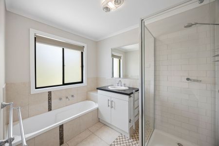 Private Parkside Living Backing Onto Bushland - Photo 4