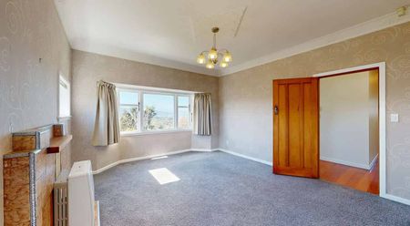 Elevated and Spacious Sun Trap - Photo 5