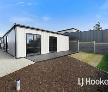 Modern, Low Maintenance Home! - Photo 5