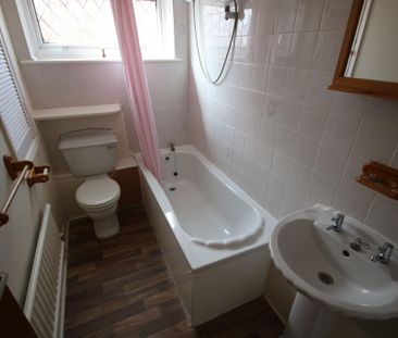 2 bedroom semi-detached house to rent - Photo 5