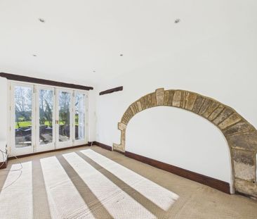 Latton, Swindon - Photo 6