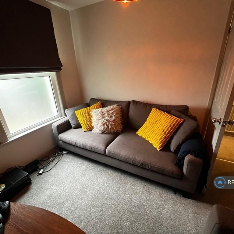 2 bedroom terraced house to rent - Photo 1