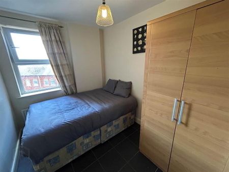 401 College Central, Belfast, BT1 6AA - Photo 4