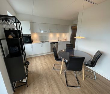 Stor 2-værelses lejlighed med altan og parkeringslicens - Photo 3