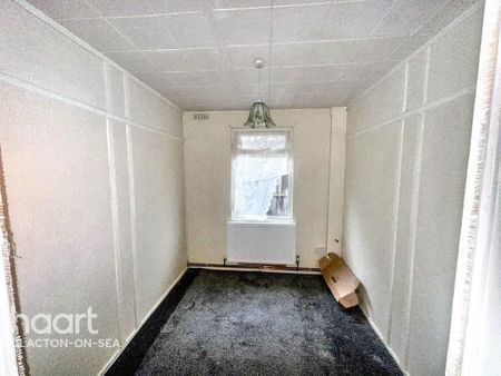 2 bedroom detached bungalow to rent - Photo 2