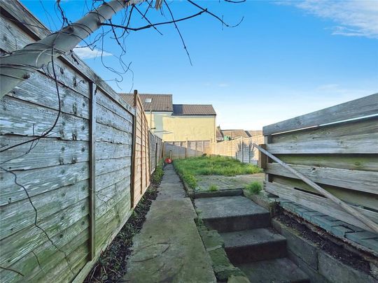 3 bedroom terraced house to rent - Photo 1