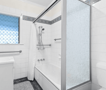 Character and Convenient Living - Photo 4