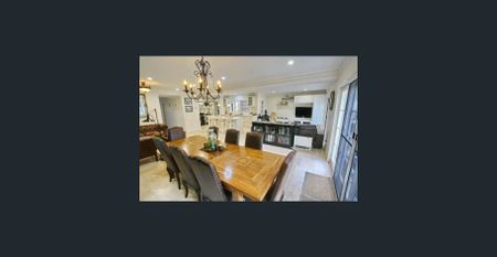 Stunning Low Maintenance Family Home - Photo 4