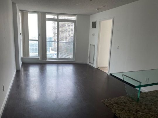 For Lease - 8 York Street Unit# 1905, Toronto, Ontario - Photo 1
