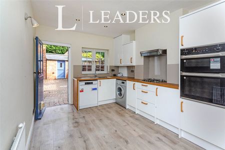 3 bedroom townhouse to rent The Walk, Winslow, Buckingham, Buckinghamshire, MK18 - Photo 5