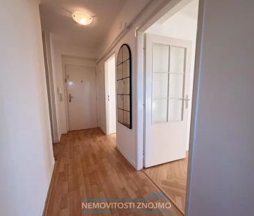 Pronájem světlého bytu 2+1 s krásným výhledem pár kroků od centra Z... - Photo 2