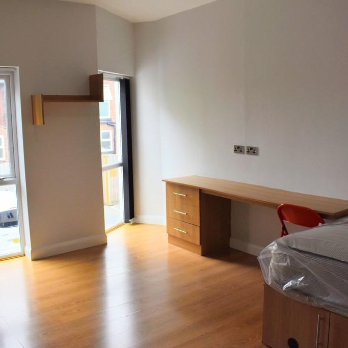 5 bedroom townhouse to rent - Photo 1