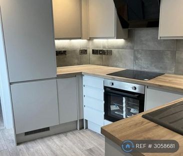 3 bedroom flat to rent - Photo 2