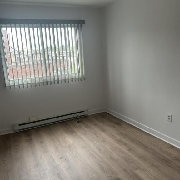 5 1/2 - Montréal (Saint-Michel) - 2 000 $/mois - Photo 1