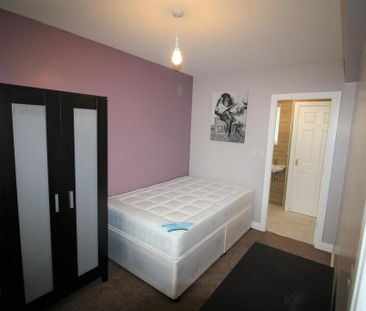 4 bedroom private hall to rent - Photo 6