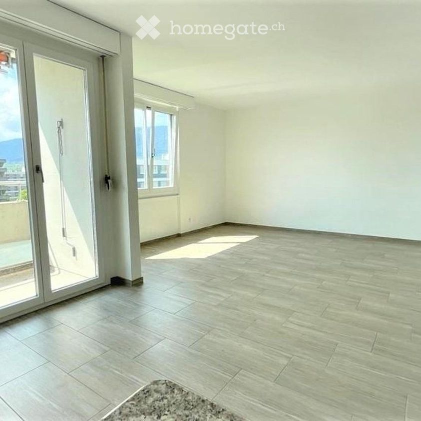 Wohnung in BellachHelle 3.5-Zimmer-Wohnung mit Balkon und Bergblick - Photo 1