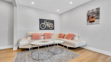 For Lease - 362 Kingsbridge Garden Circle, Mississauga, Ontario - Photo 5