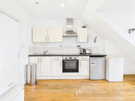 Studio to rent - Photo 3