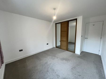 4 bedroom detached house to rent - Photo 3