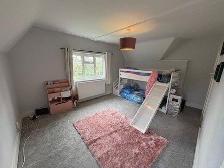2 bedroom end of terrace house to rent - Photo 4