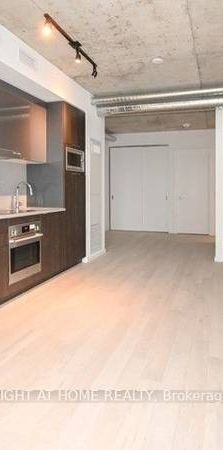 1 Bedroom, 1 Bathroom - Harris Square - Photo 1