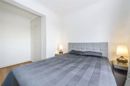 1 bedroom flat in 63 Lancaster Gate - Photo 2