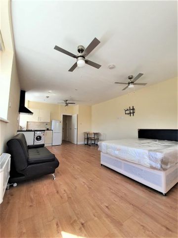 Studio to rent - Photo 3