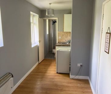 Studio Flat, Longdown Road, SE6 - Photo 4