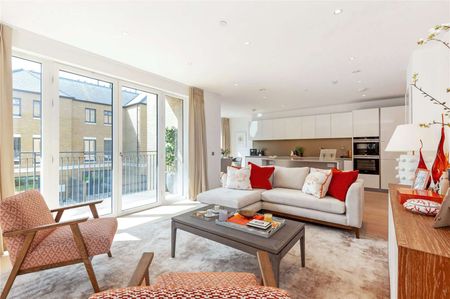 A luxury three bedroom apartment with riverside views. - Photo 4