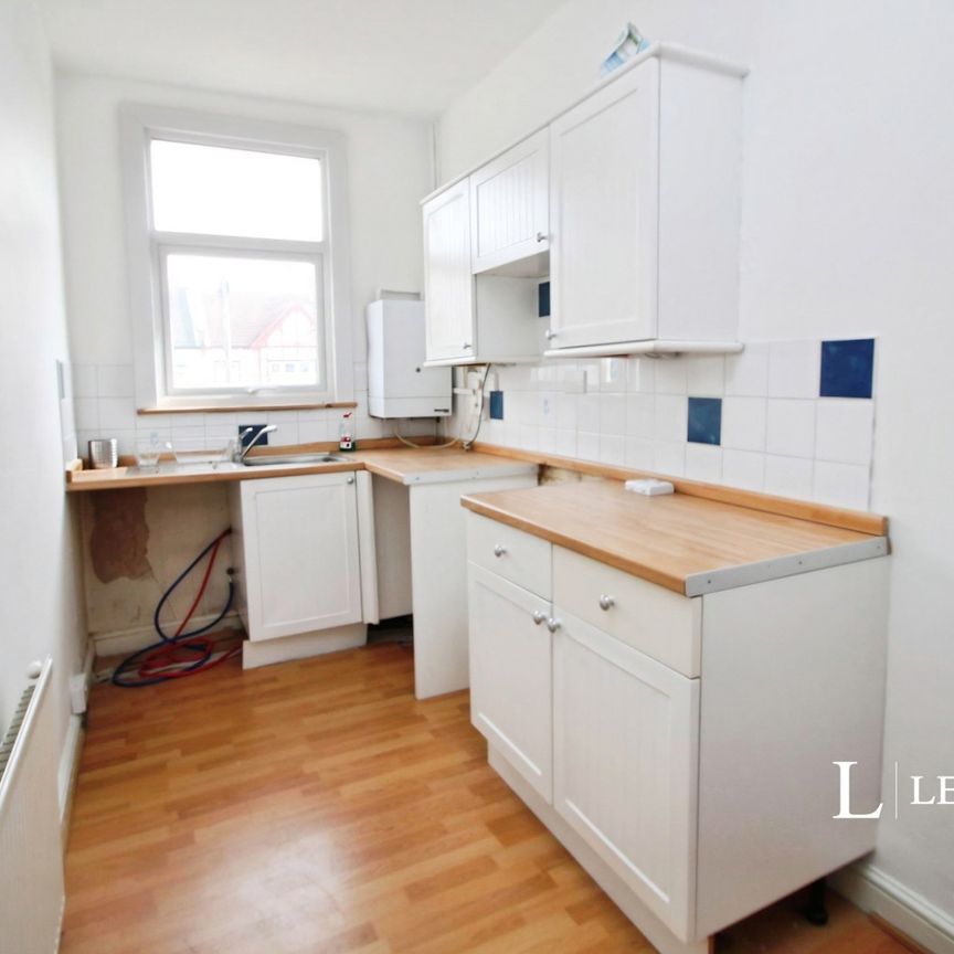 1 bedroom apartment to rent Satanita Road, Westcliff-on-Sea, Essex, SS0 - Photo 1