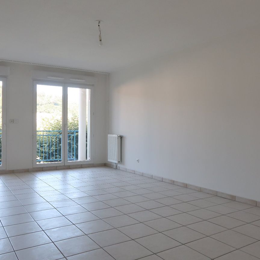 Location Appartement 3 pièces 75m² UNIEUX 42240 - Photo 1