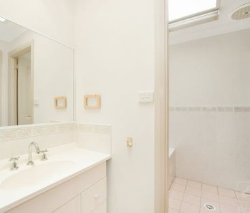 1/6A Morehead Street - Photo 1