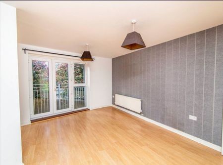 1 Bed Flat, Wallington, SM6 - Photo 3