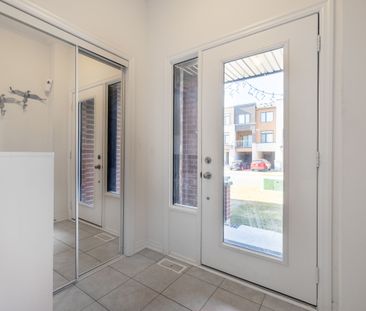 For Lease - 123 Bravo Lane, Newmarket, Ontario - Photo 4