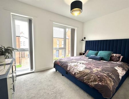 3 Bedroom Semi Detached To Let - Photo 3
