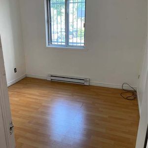 Mile-End - Beau 5 1/2 Au Rez-De-Chaussée - Photo 2