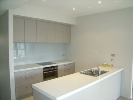 6 Saracen Avenue, Northwood - Photo 5