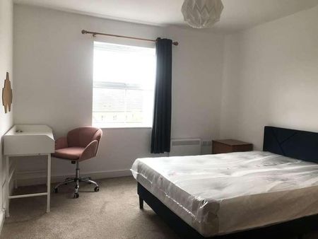 Spacious Bed Flat // Jul, LN5 - Photo 4