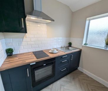 3 bedroom end of terrace house to rent - Photo 4