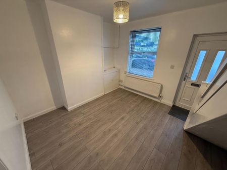 2 bedroom terraced house to rent - Photo 2