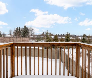 For Lease - 71 Maple Fields Circle, Aurora, Ontario - Photo 2