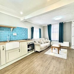 King Street, CT11 8PH, Ramsgate - Photo 1