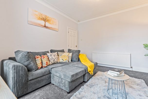 4 Bed Semi-Detached House, Lidgett Park Avenue, LS8 - Photo 1