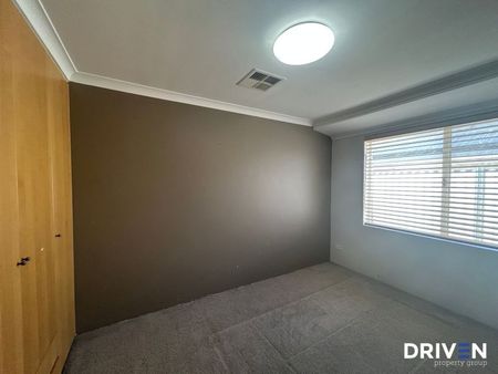 Family Home with Energy-Smart Features in a Quiet Street - Photo 5