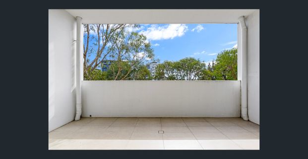 A spacious one-bedroom available in Wolli Creek - Photo 1