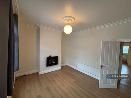 2 bedroom terraced house to rent - Photo 4